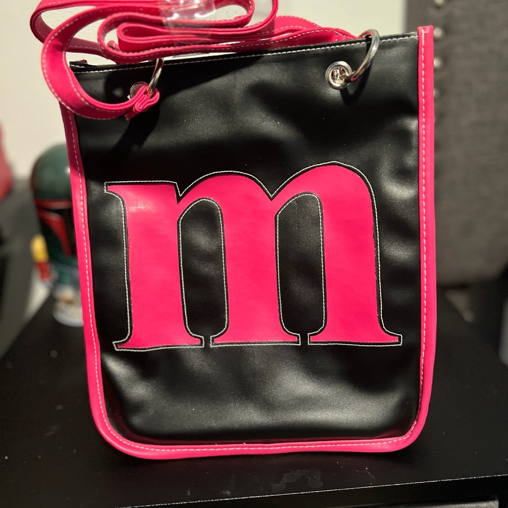 Black & Hot Pink M Initial Shoulder Bag Purse NWOT